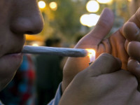 Курение конопли подростками снижается на Западе, но растет в бывших соцстранах